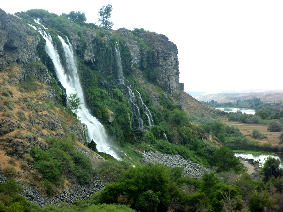 Falls near Ritter Island