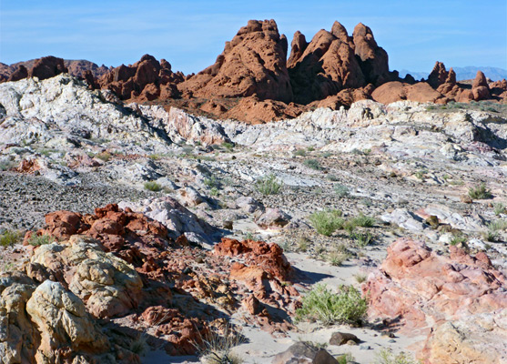 Red peaks and white rocks