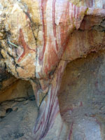 Stripy pillar