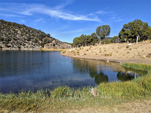 Cave Lake shoreline