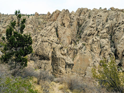 Volcanic rocks, Echo Canyon State Park