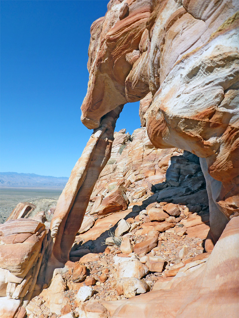 Narrow arch