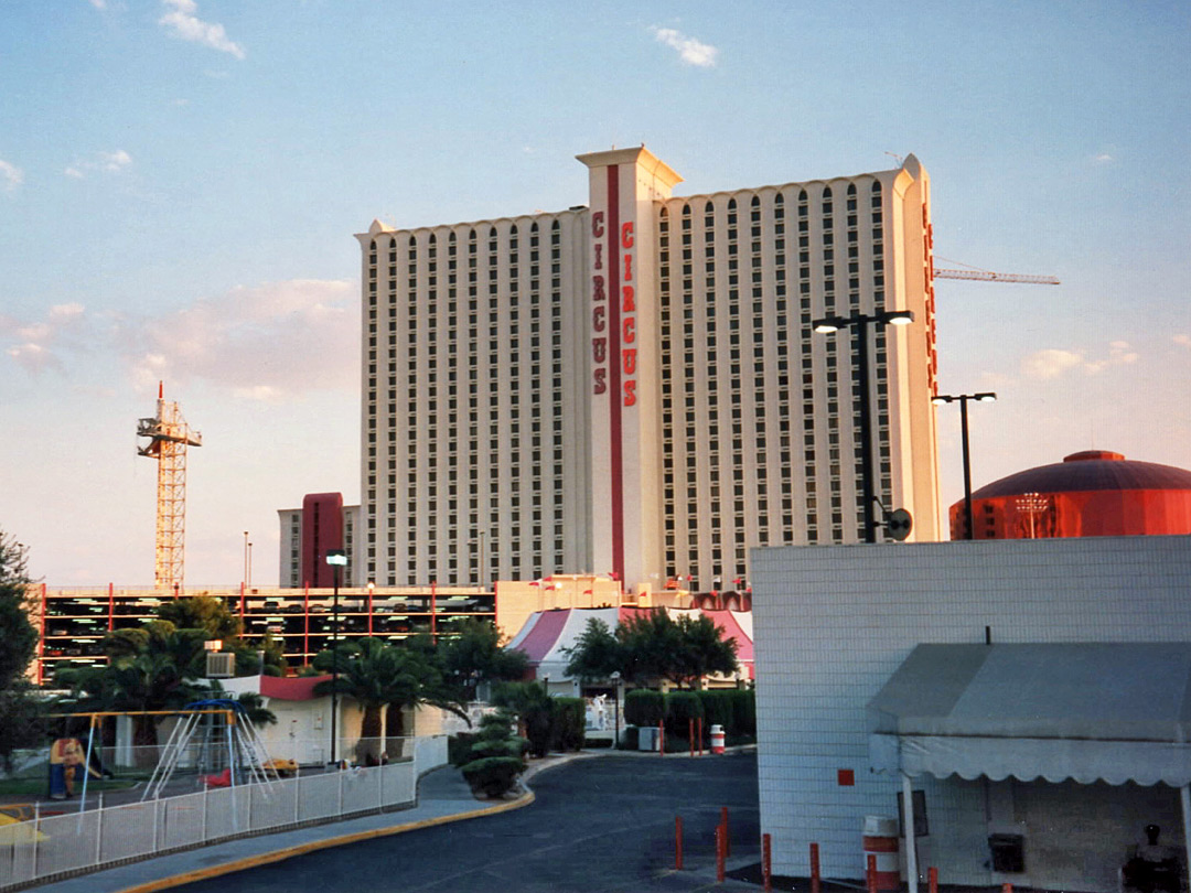 Skyrise Tower, Circus Circus