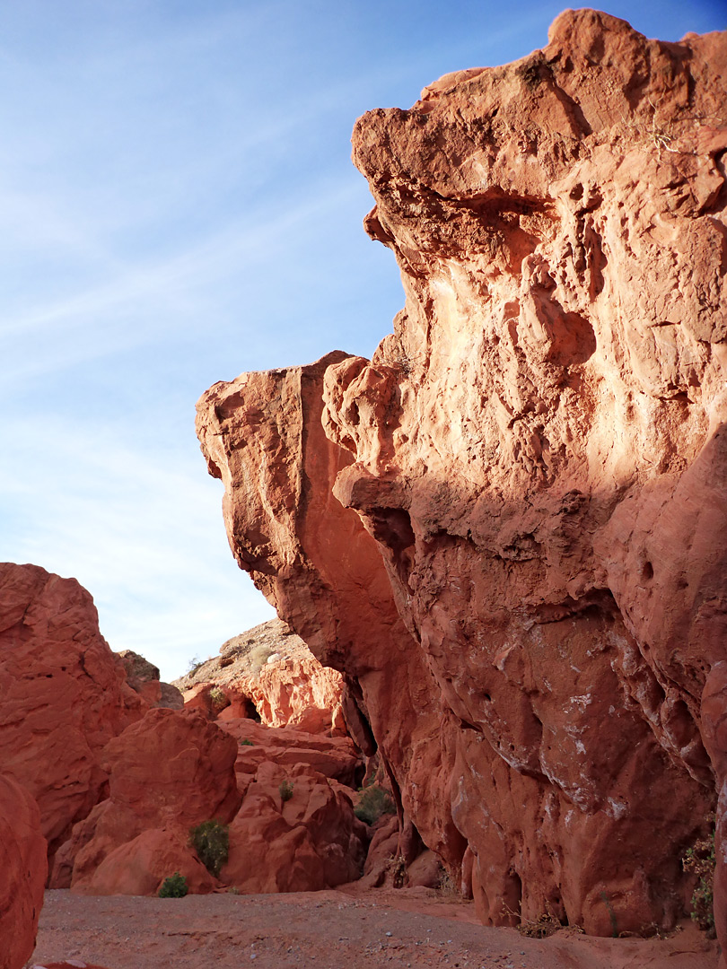 Overhanging rocks