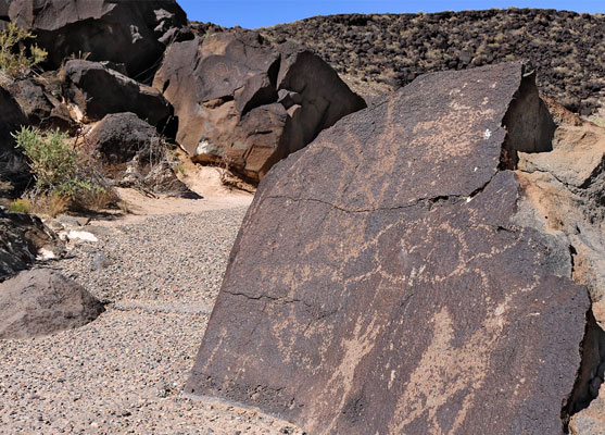 Flat-faced boulder, Boca Negra Canyon