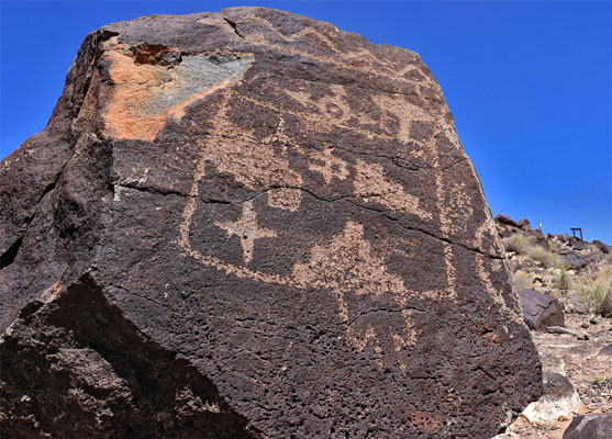 Boulder with petroglyphs