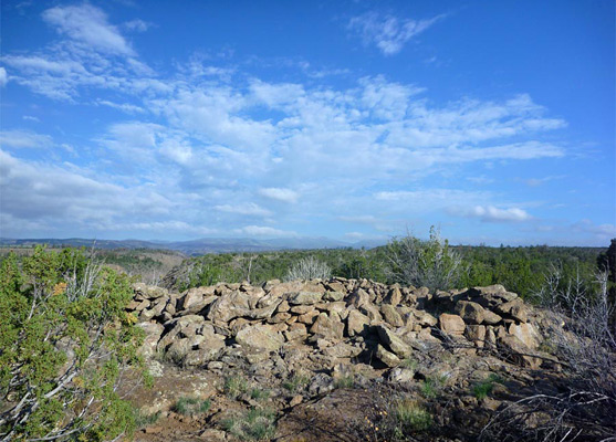 Mesatop kiva, Tyuonyi Trail