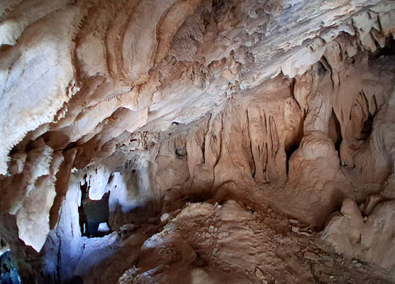 Formations in Slaughter Canyon Cave