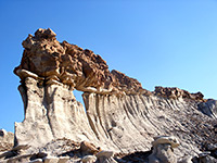 Narrow sandstone ridge