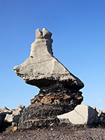 Head-shaped hoodoo