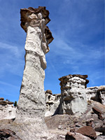 Narrow and wide hoodoo