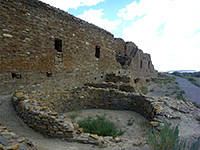Path past Pueblo del Arroyo