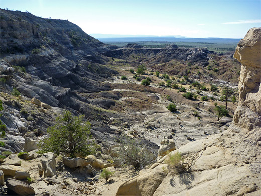 Basin below the southeast corner of Penistaja Mesa