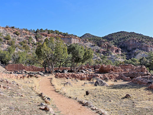 Path to the ruins