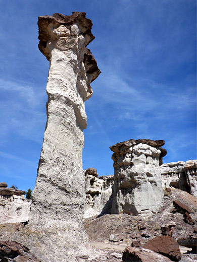 Wide and narrow hoodoo