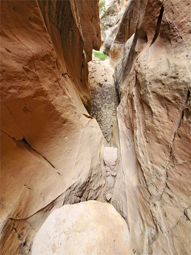 Narrow passageway
