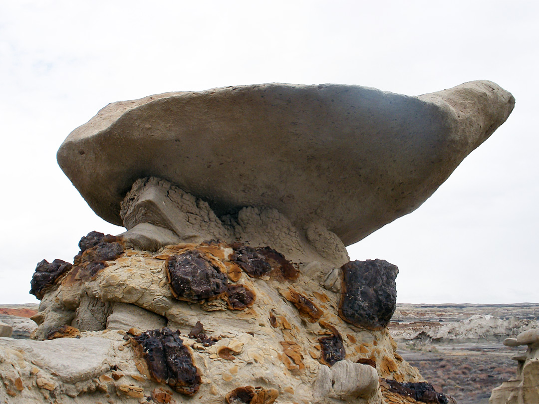 Caprock above mudstone and clinker