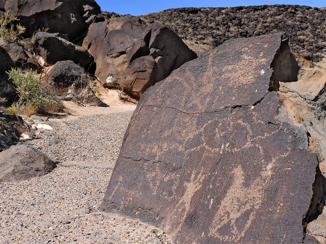 Flat-faced boulder