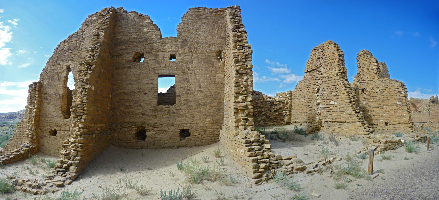 The highest walls at Kin Kletso