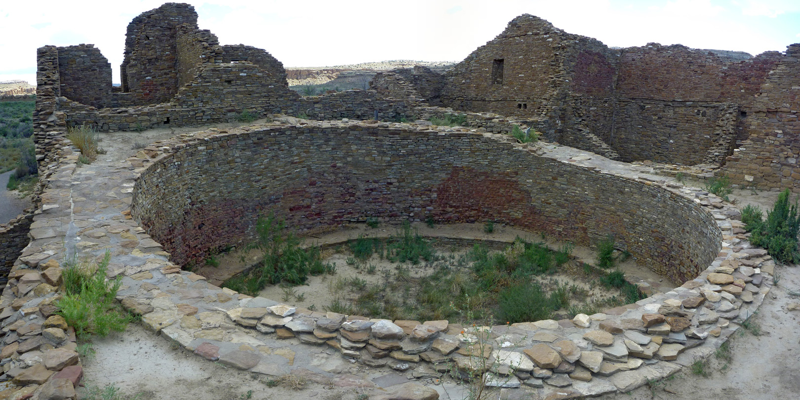 Large, deep kiva