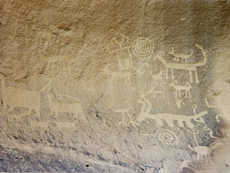 Una Vida petroglyphs