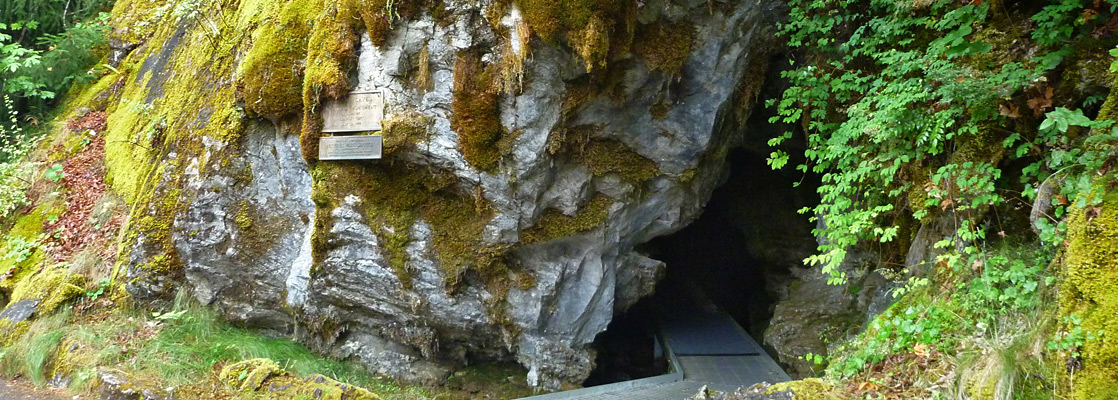 Main entrance to the Oregon Caves