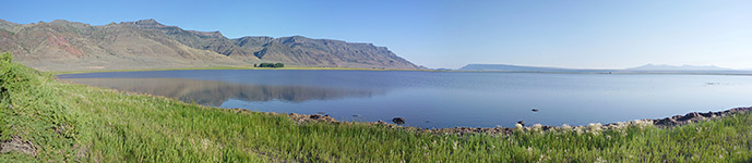 Anderson Lake, in the middle of Warner Valley