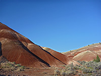 Undulating mounds