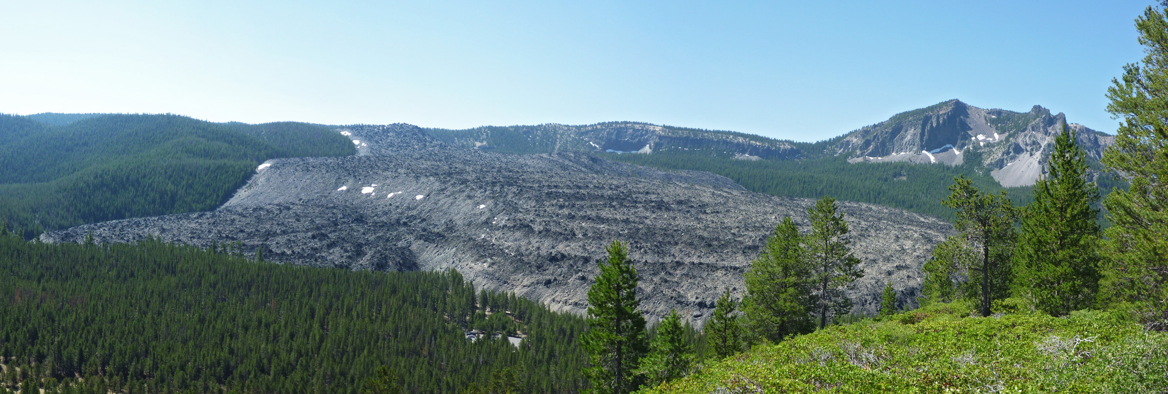 Big Obsidian Flow, along the Little Crater Trail