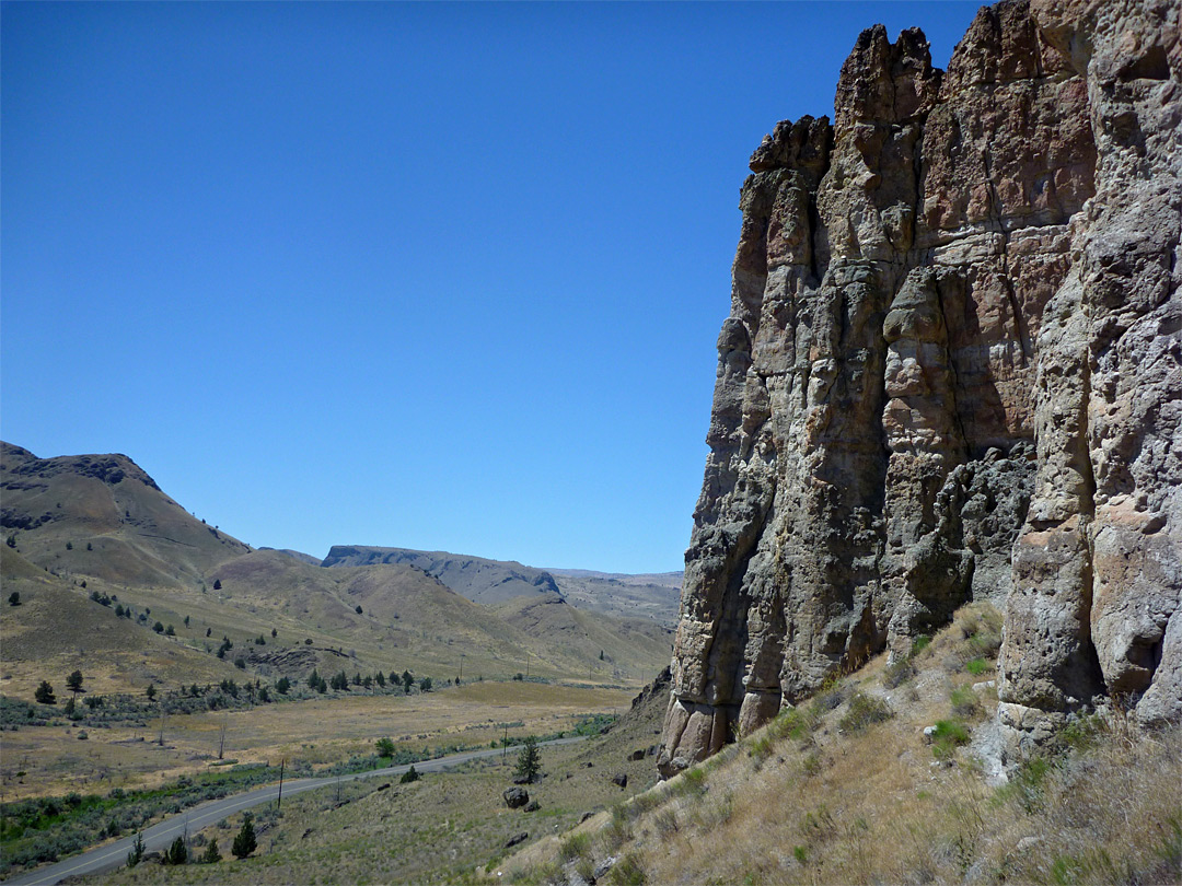 The Palisades - view west