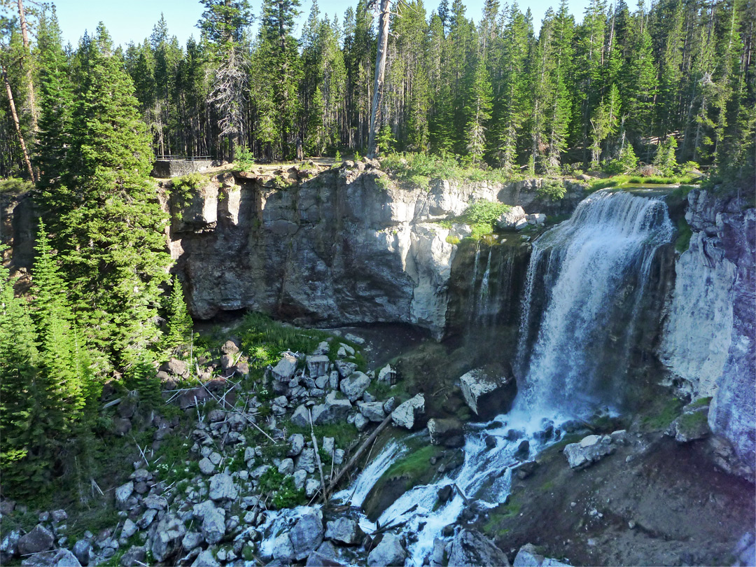 Paulina Creek Falls