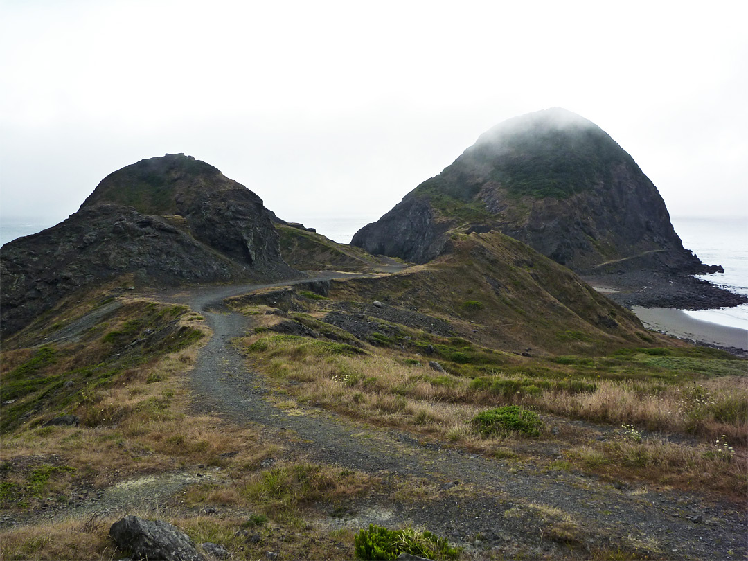 Path to the rocks