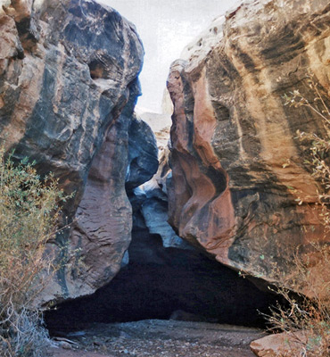 Cave-like passage in Gravel Canyon