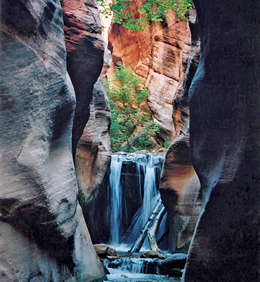 Kanarra Falls - second of the two large chokestones