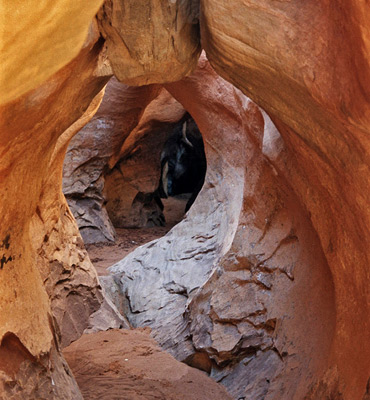 Tunnel-like passage