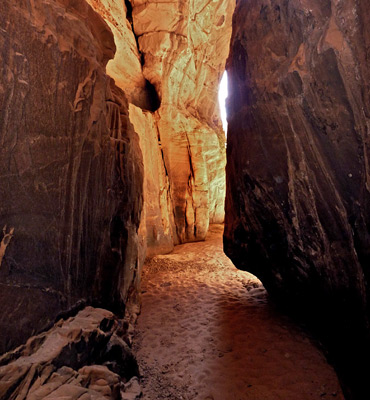 Orange sandstone in Spencer Canyon