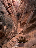 V-shaped canyon