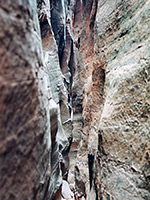 Extreme narrows