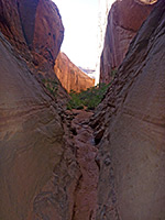 V-shaped passage