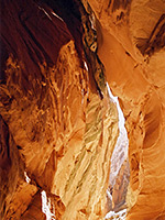 Enclosed chamber