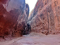 Narrowing canyon