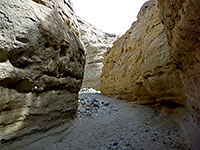 Narrowing canyon