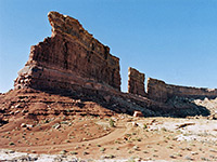 Narrow promontory