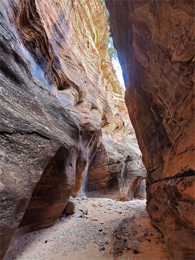 Overhanging walls