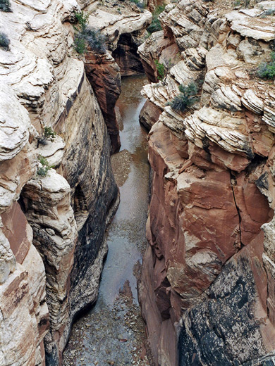 Channel through the Navajo sandstone