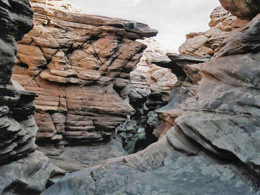 Undulating, angular rocks