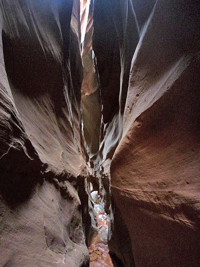 Dark narrows