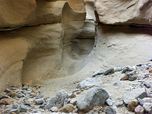 Sand and granitic pebbles