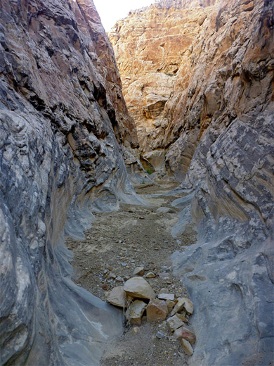 Grey and brown rocks in Music Canyon