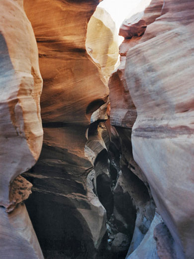 Angular canyon walls in Peekaboo Gulch